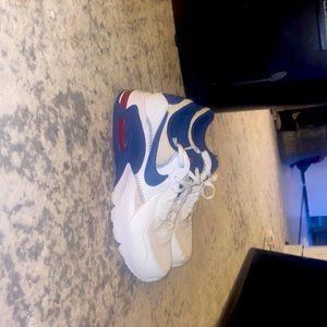 White and blue Nike airmax  8.5 mens